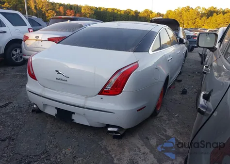 2016 Jaguar Xj R-Sport z USA, uszkodzony, nr VIN SAJWA1C77G8V97800